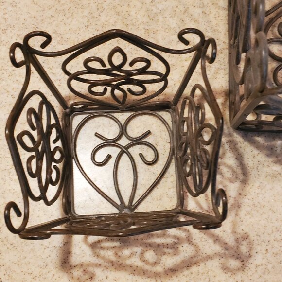 Southern Living at Home Rosedale Plant Holders Set of 2 Wire Baskets - Picture 2 of 13